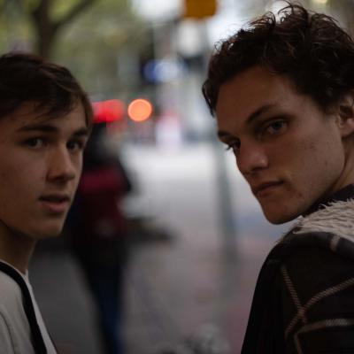 Maxdoesphotosandfriends